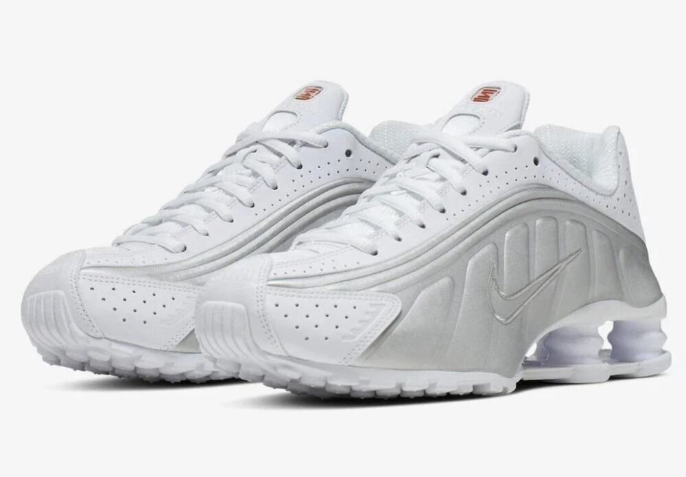 Nike Shox R4 White Metallic Silver Low Leather Sneaker AR3565-101 Women’s 11 US